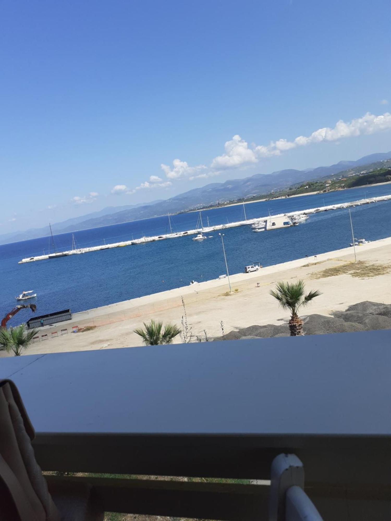 Tzil Home Kyparissia Exterior foto